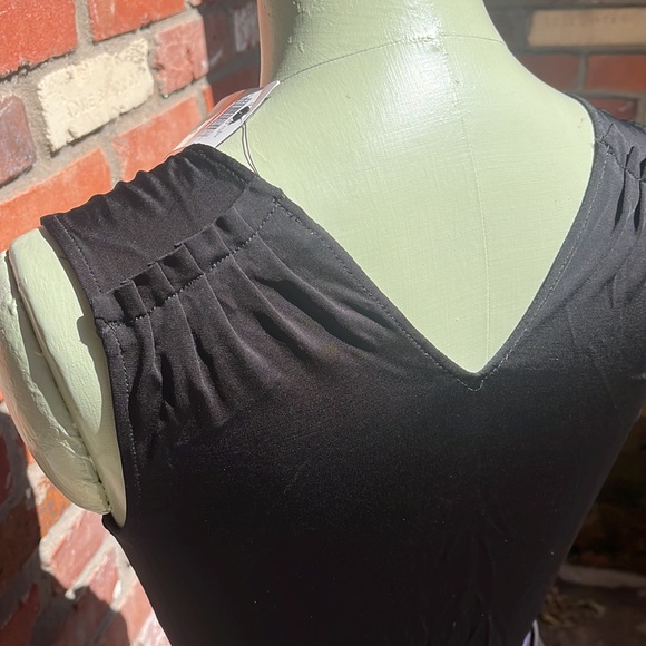 NWT BCBG Silk and Jersey Pleated Top size XS - Picture 6 of 10